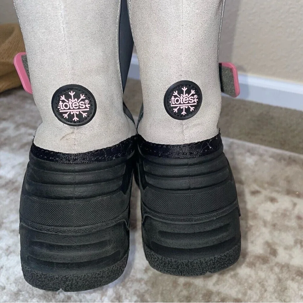Totes brand pink & gray women's duck toe warm winter boots SZ 5 snow sledding